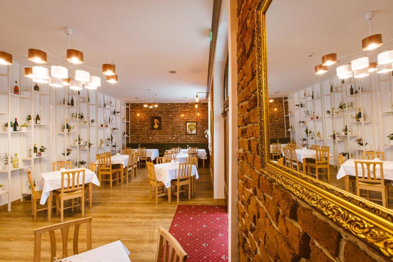 Casa Del Sole Hotel Alba Iulia Bagian luar foto