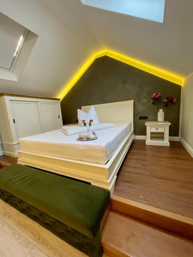 Casa Del Sole Hotel Alba Iulia Bagian luar foto