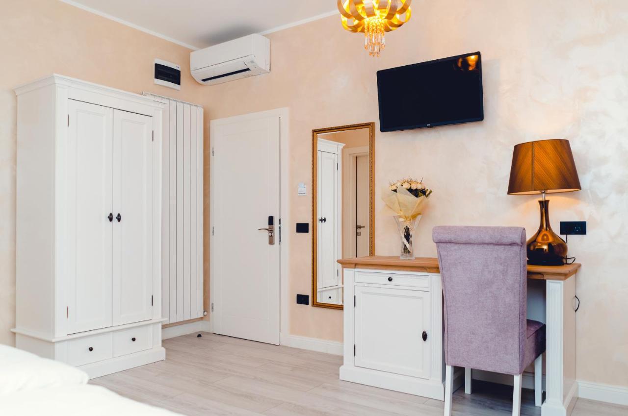Casa Del Sole Hotel Alba Iulia Bagian luar foto
