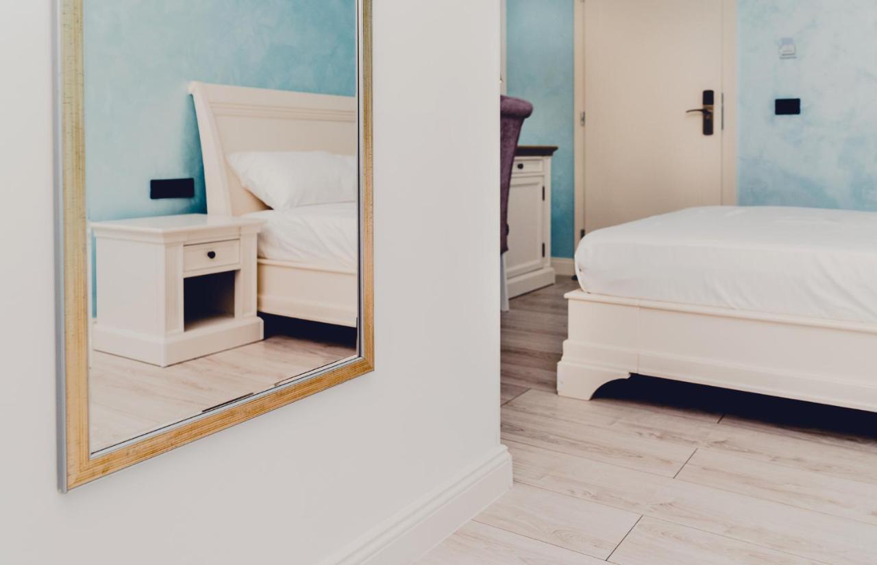 Casa Del Sole Hotel Alba Iulia Bagian luar foto