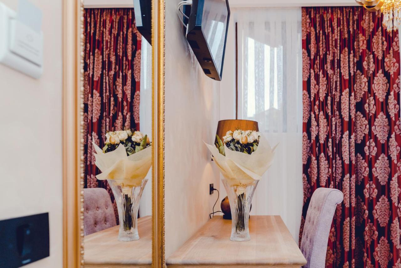 Casa Del Sole Hotel Alba Iulia Bagian luar foto