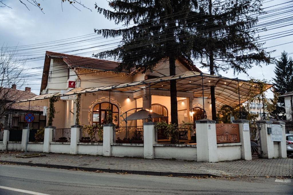 Casa Del Sole Hotel Alba Iulia Bagian luar foto